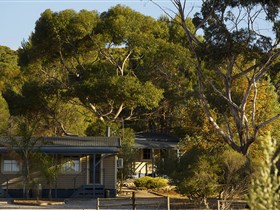 Seppelts View Cabins - New South Wales Tourism 