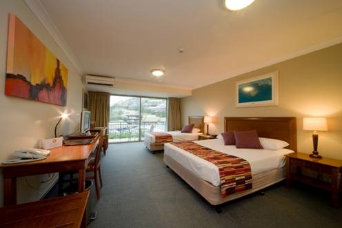 Airlie Beach Hotel - Accommodation Newcastle 2