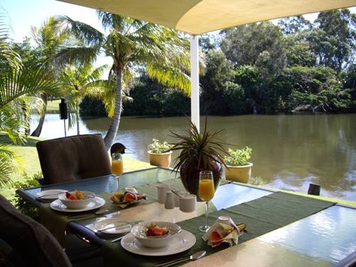 Alexander Lakeside Bed  Breakfast - New South Wales Tourism 