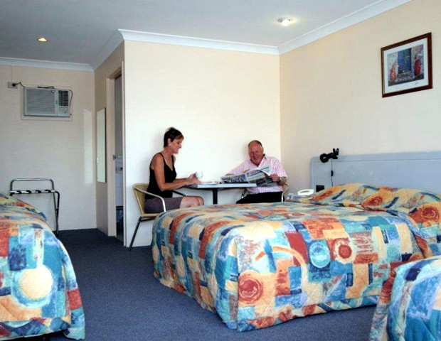 Alexander Motel  Peppercorn Restaurant - Accommodation NSW
