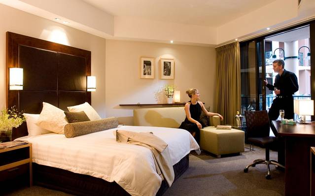 Amora Hotel Riverwalk Melbourne - Hotel Accommodation