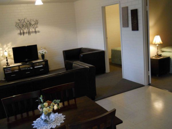 BJs Short Stay Apartments - Hotel Accommodation