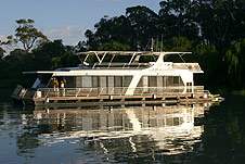 Whitewater Houseboat - New South Wales Tourism 