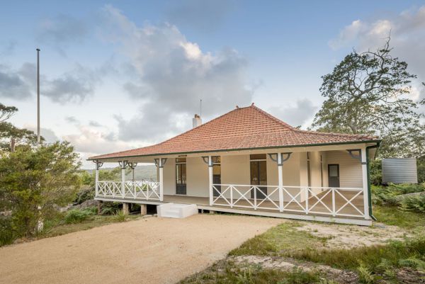 Hilltop Cottage - QLD Tourism 0