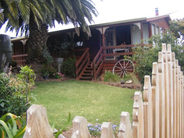 Ironstone Cottage - Accommodation NSW