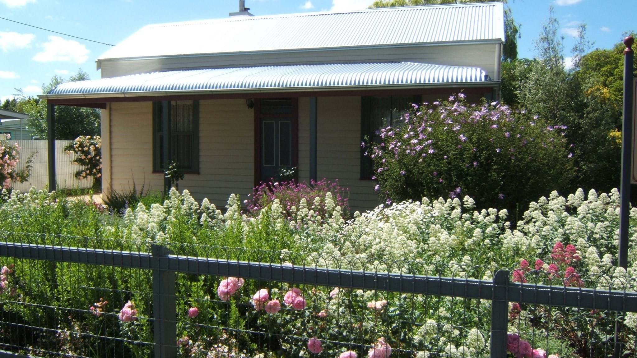 Willowbrook Cottages BB's - Australia Accommodation