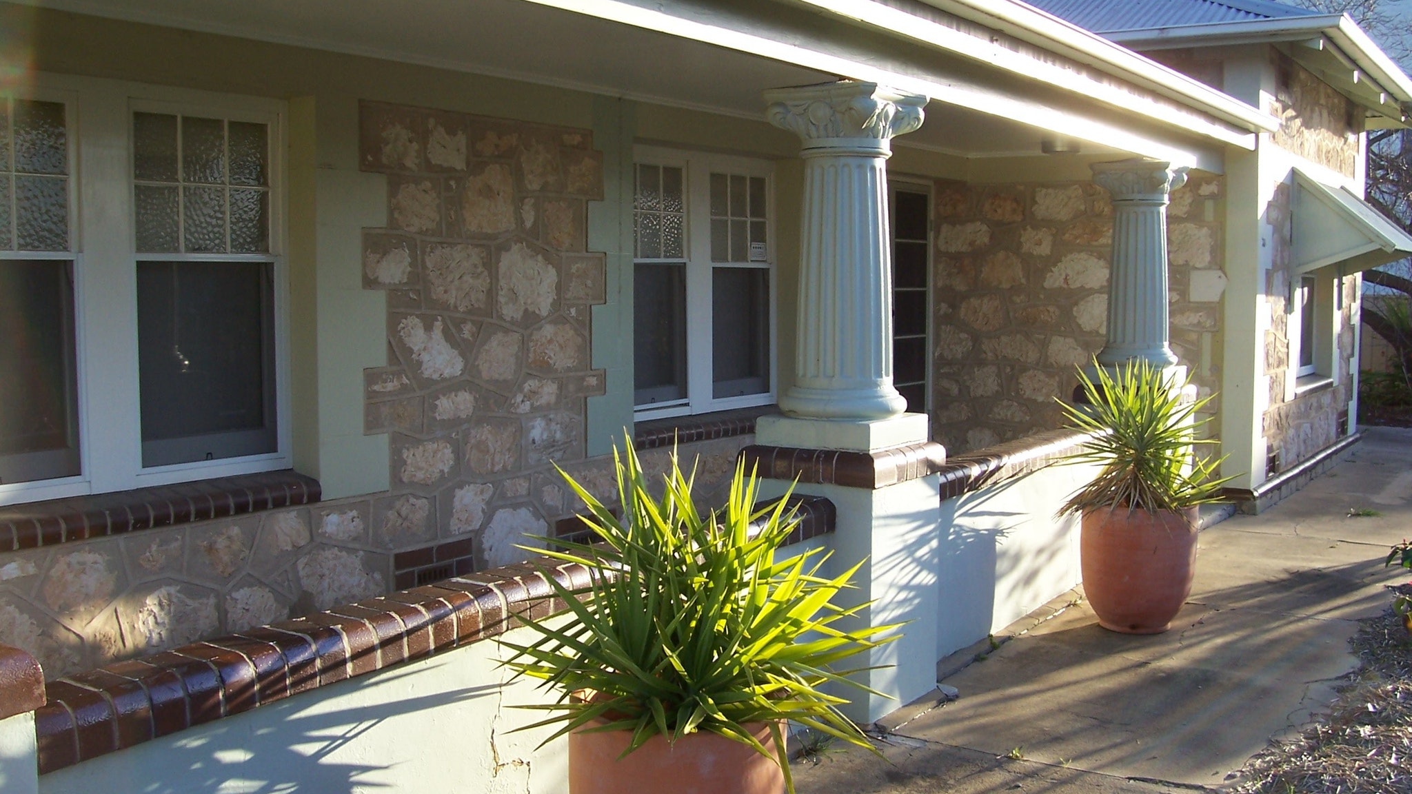 Naracoorte Cottages - MacDonnell House - Hotel Accommodation
