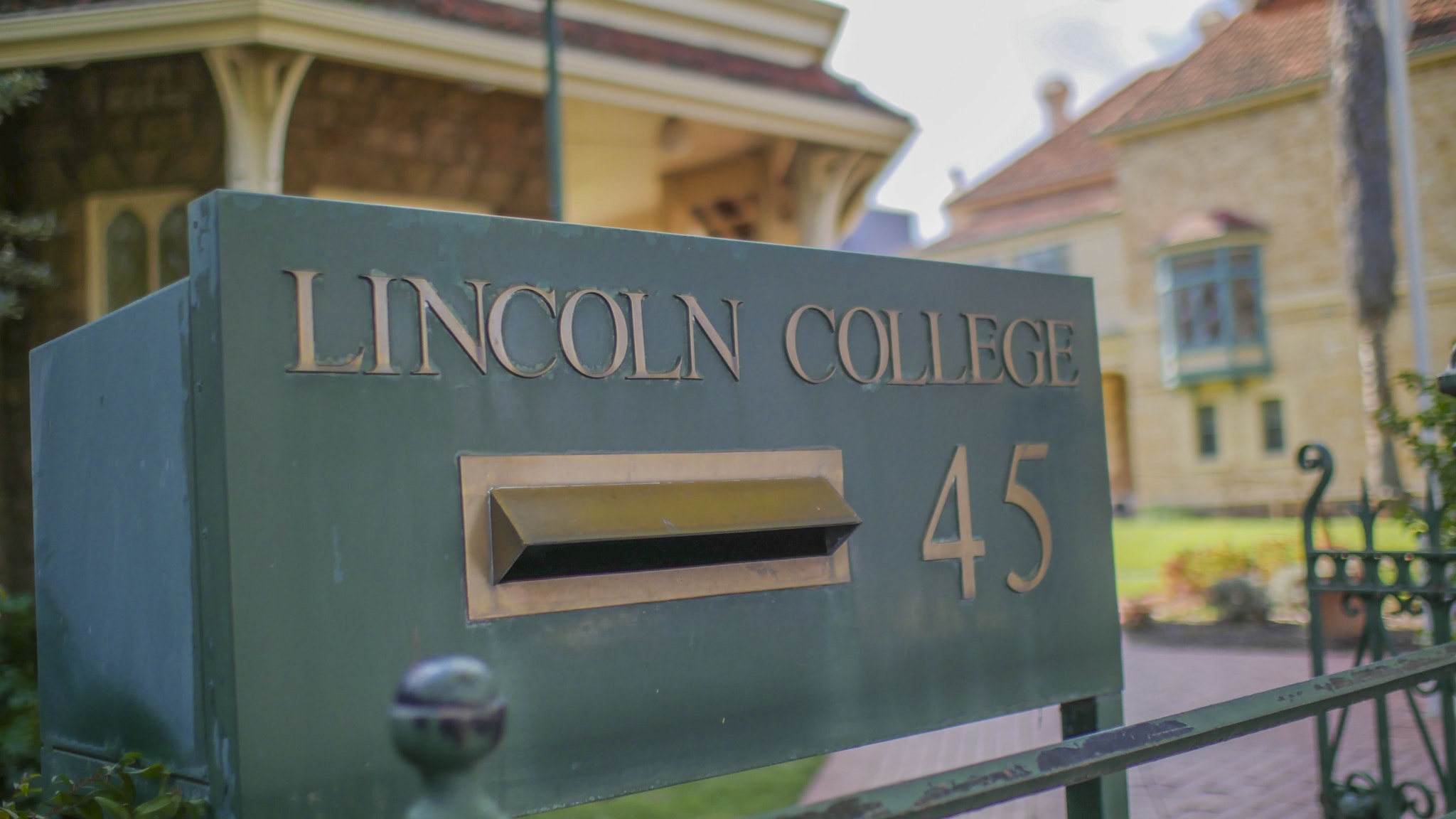 Lincoln College - Hotel Accommodation