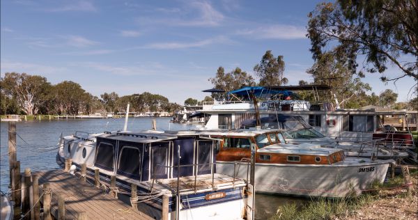 Murray Bridge Marina Camping and Caravan Park - New South Wales Tourism 