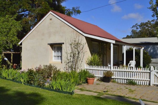 Almond Tree Cottage - New South Wales Tourism 