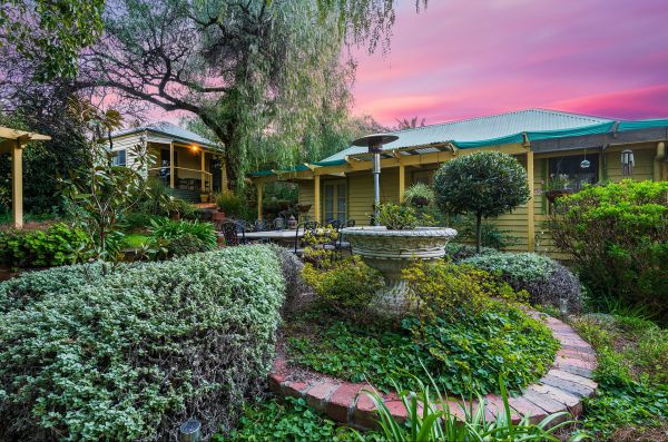Bendigo Cottages Bed and Breakfast - Hotel Accommodation