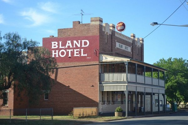 Bland Hotel - VIC Tourism