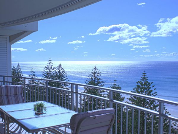 Indigo Blue Beachfront Holiday Apartments - Hotel Accommodation