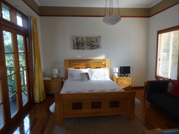 Le Piaf on Treasure Bed and Breakfast - Accommodation NSW