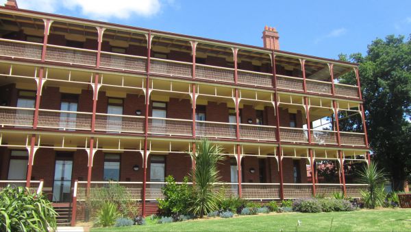 Yarra House - Accommodation NSW