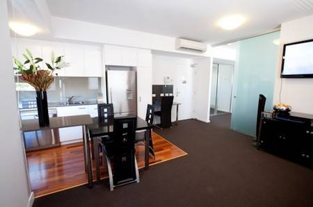 B7 Honeysuckle Apartments - New South Wales Tourism 