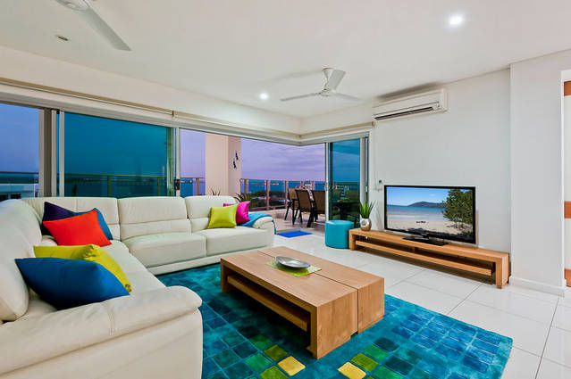 Beachlife Sea Breeze Luxury  Apartment Harbour Views - Accommodation NSW