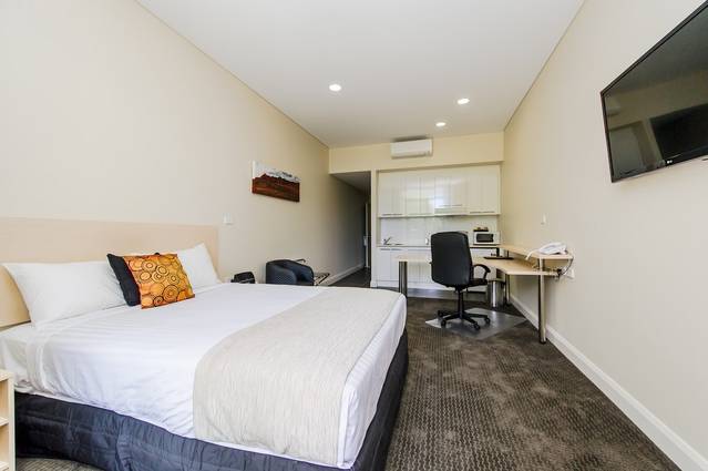 Belconnen Way Motel  Serviced Apartments - Melbourne Tourism
