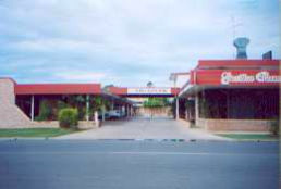 Biloela Centre Motel  Grevillea Steakhouse  Bar - Accommodation NSW