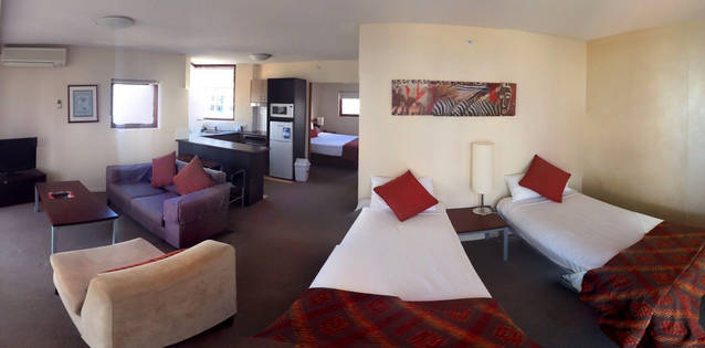 Broadbeach Savannah - Hotel Accommodation