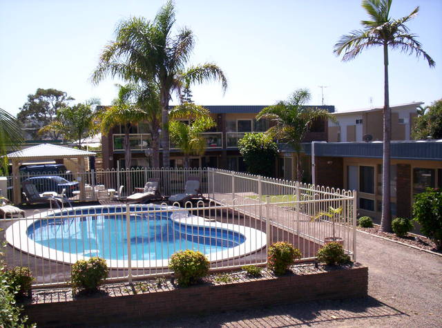 Chapman Court Holiday Units - New South Wales Tourism 