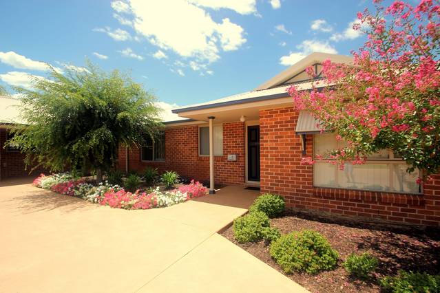 Colonial Court Villas Serviced Apartments - Accommodation NSW
