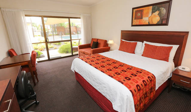 Comfort Inn Deakin Palms - Accommodation Newcastle