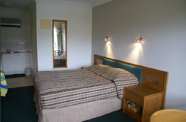 Coopers Colonial Motel - Accommodation NSW