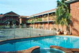 Courtyard Motor Inn - Australia Accommodation