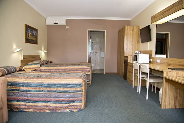 Cumberland Motor Inn - Accommodation NSW
