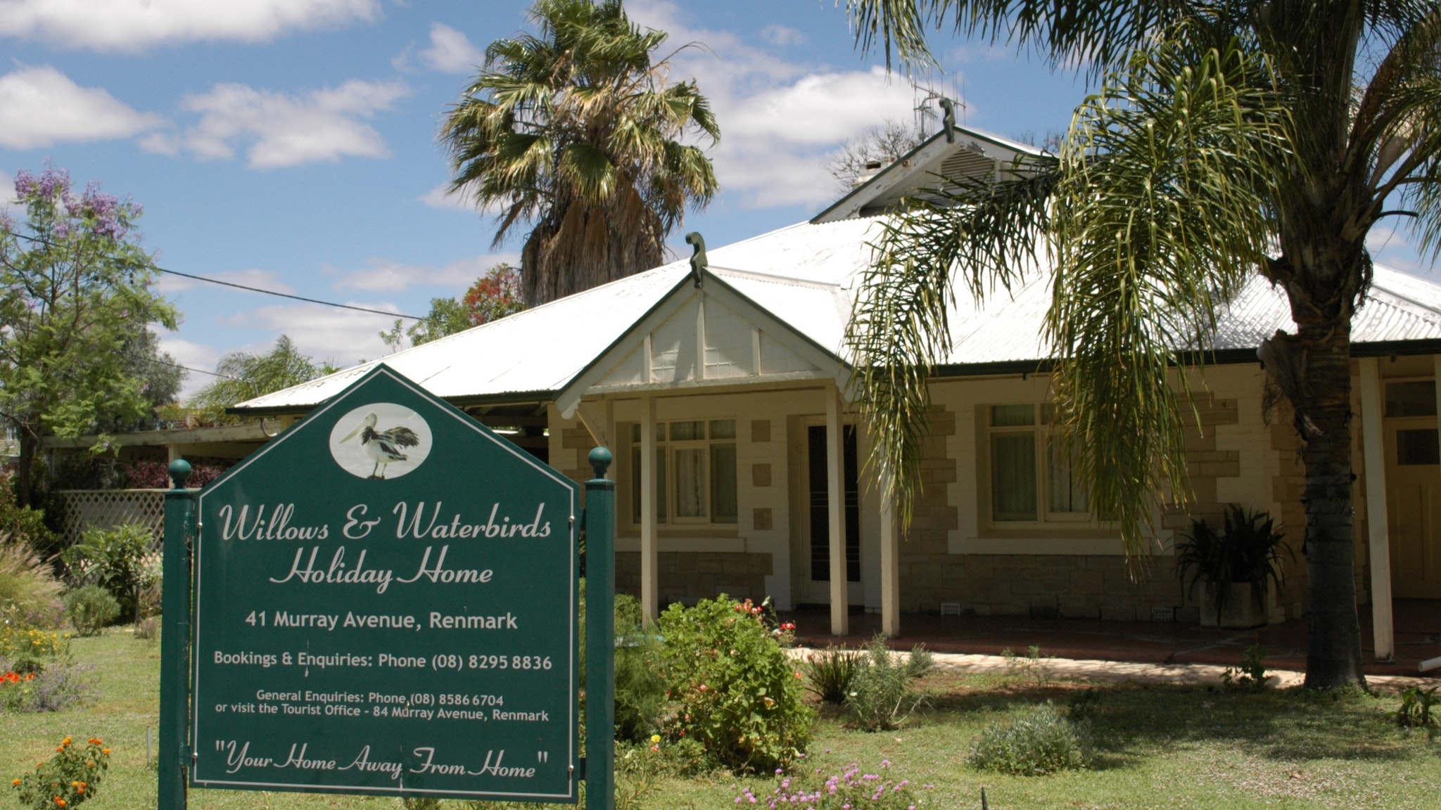 Renmark Holiday Home Willows  Waterbirds - New South Wales Tourism 