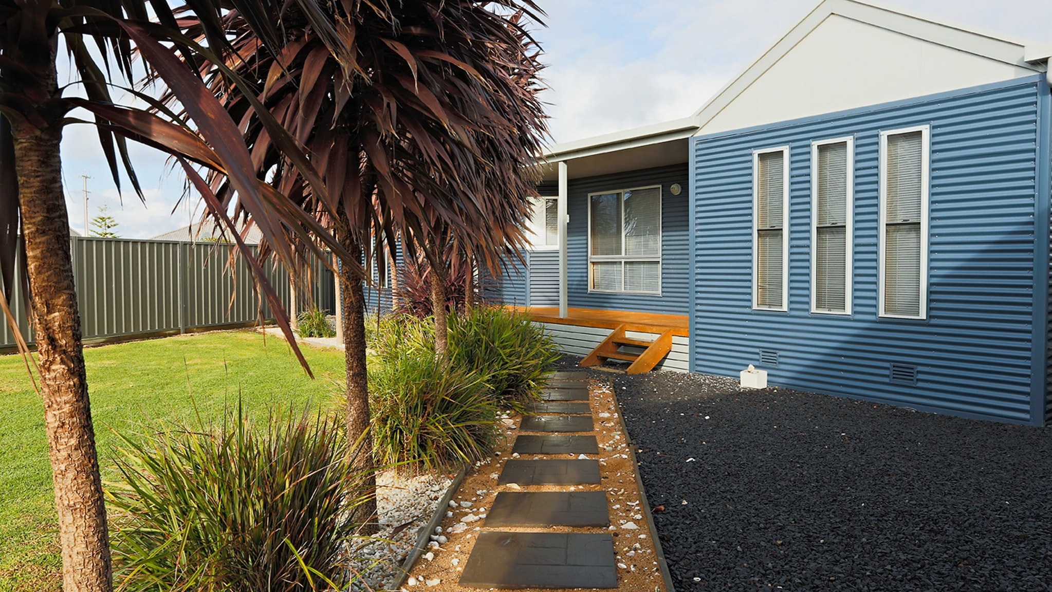 BLUE FIN part of BLUE FIN HOLIDAY HOMES - Accommodation NSW
