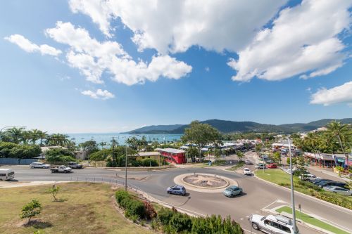 Q Rentals Airlie Beach - New South Wales Tourism  6
