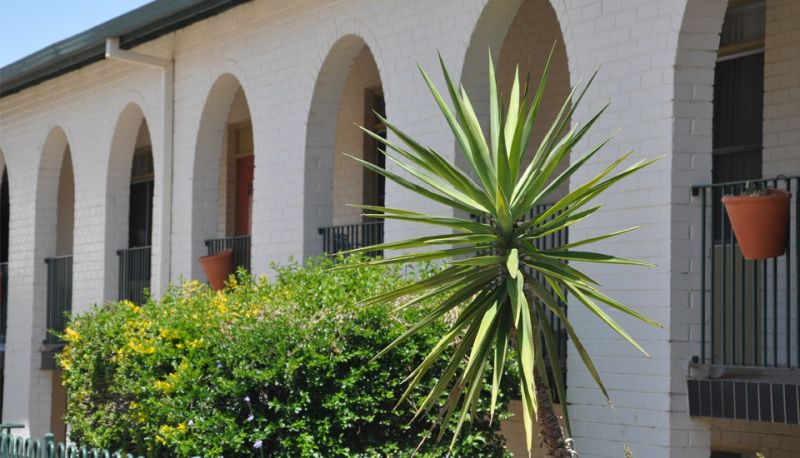 Bishop's Lodge Narrandera - thumb 1