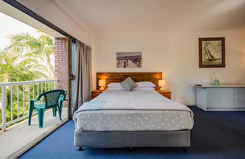 Red Star Hotel Palm Beach - Accommodation Newcastle