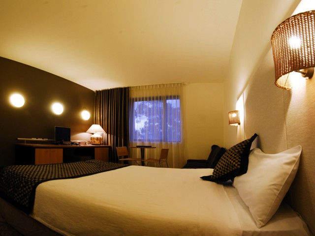 Golden Pebble Hotel - Accommodation Newcastle 4