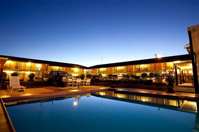 Golden West Motor Inn - Australia Accommodation