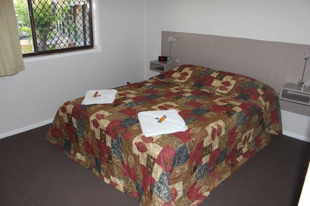 Hervey Bay Colonial Lodge - Hotel Accommodation