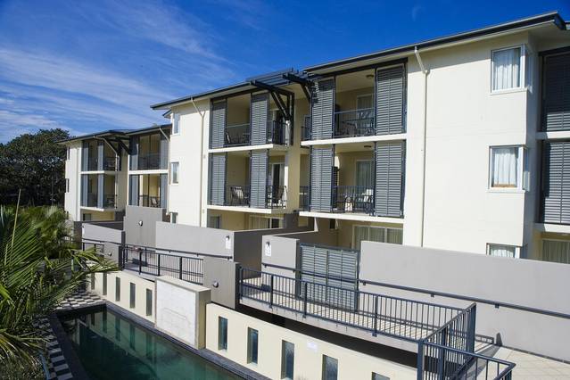 Kangaroo Point Holiday Apartments - Hotel Accommodation