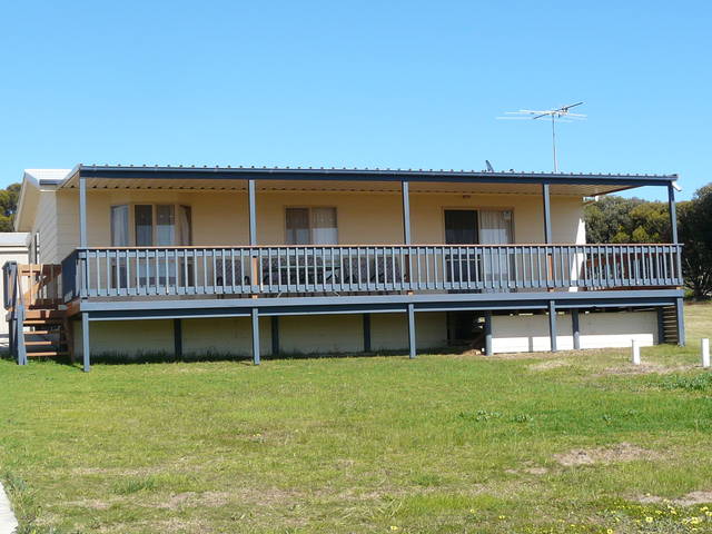 Kiandra Beach House - Australia Accommodation