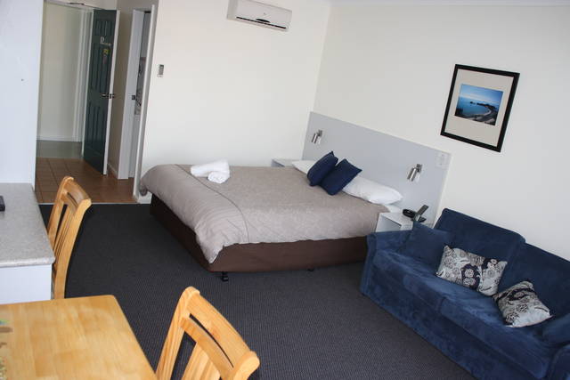 Lakeview Motor Inn - Accommodation NSW