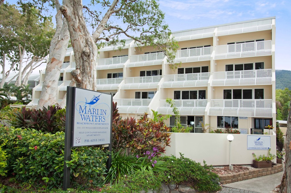 Marlin Waters Beachfront Apartments - Hotel Accommodation