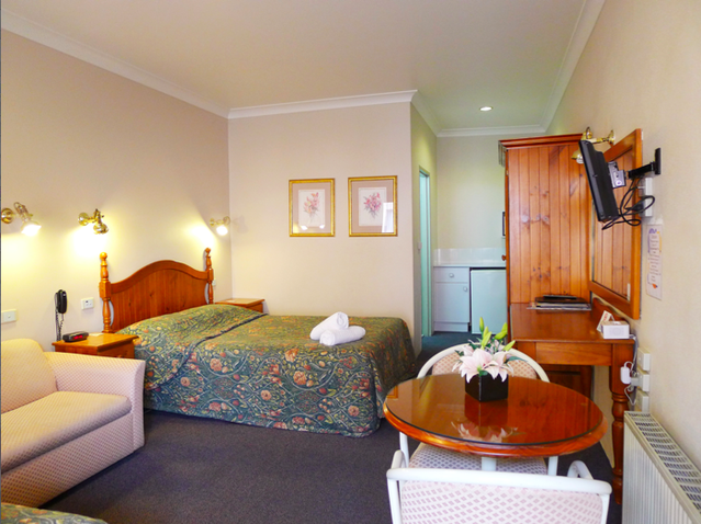 New England Motor Inn - New South Wales Tourism 