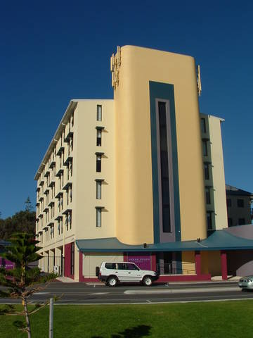 Ocean Beach Hotel - New South Wales Tourism 