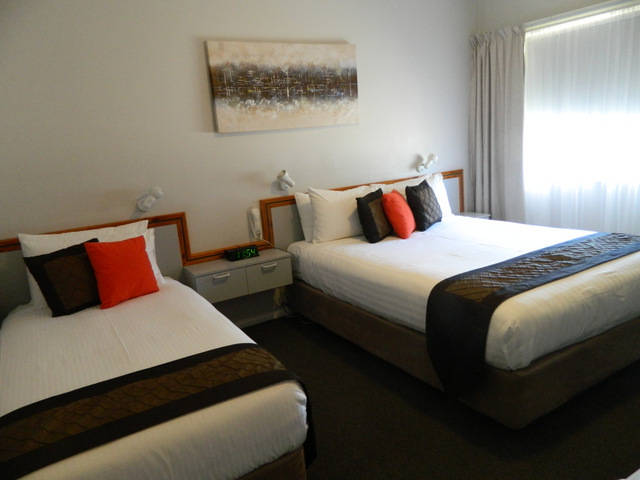 Orana Windmill Motel - Hotel Accommodation