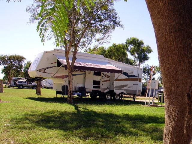 Outback Oasis Caravan Park - Accommodation NSW