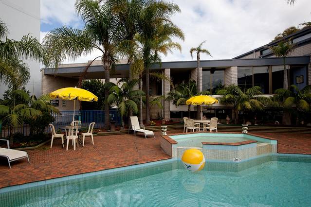 Palm Court Motor Inn - Accommodation NSW