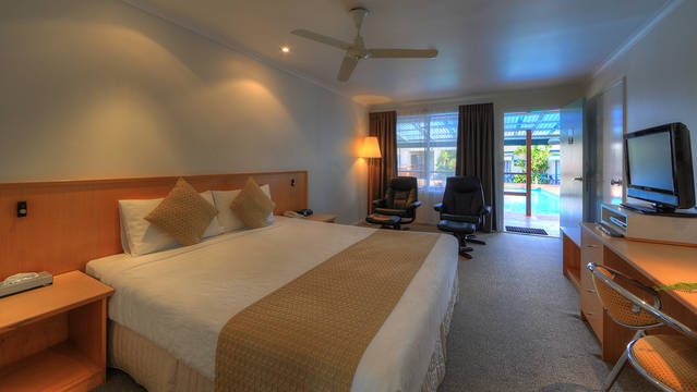 Paradise Hotel & Resort - Accommodation ACT 11