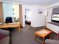 Radisson Hotel & Suites Sydney - thumb 3