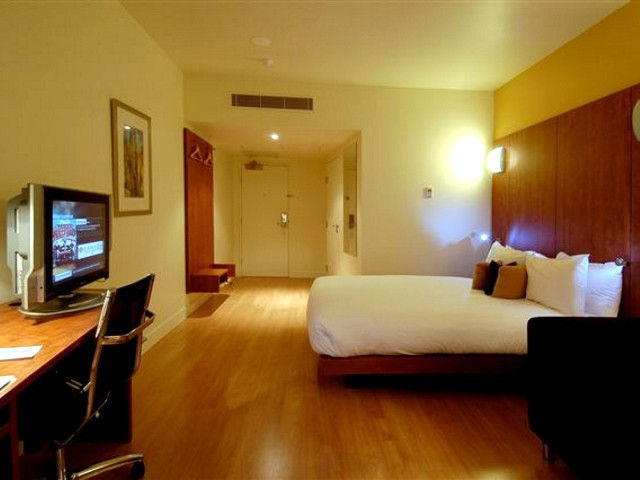 Ramada Encore - Hotel Accommodation